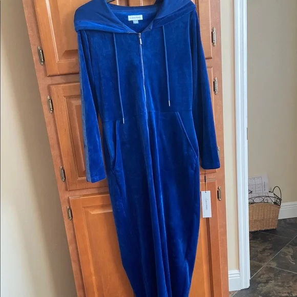 NWT Calvin Klein stylish, Velour Hooded Jumpsuit! - Picture 1 of 8